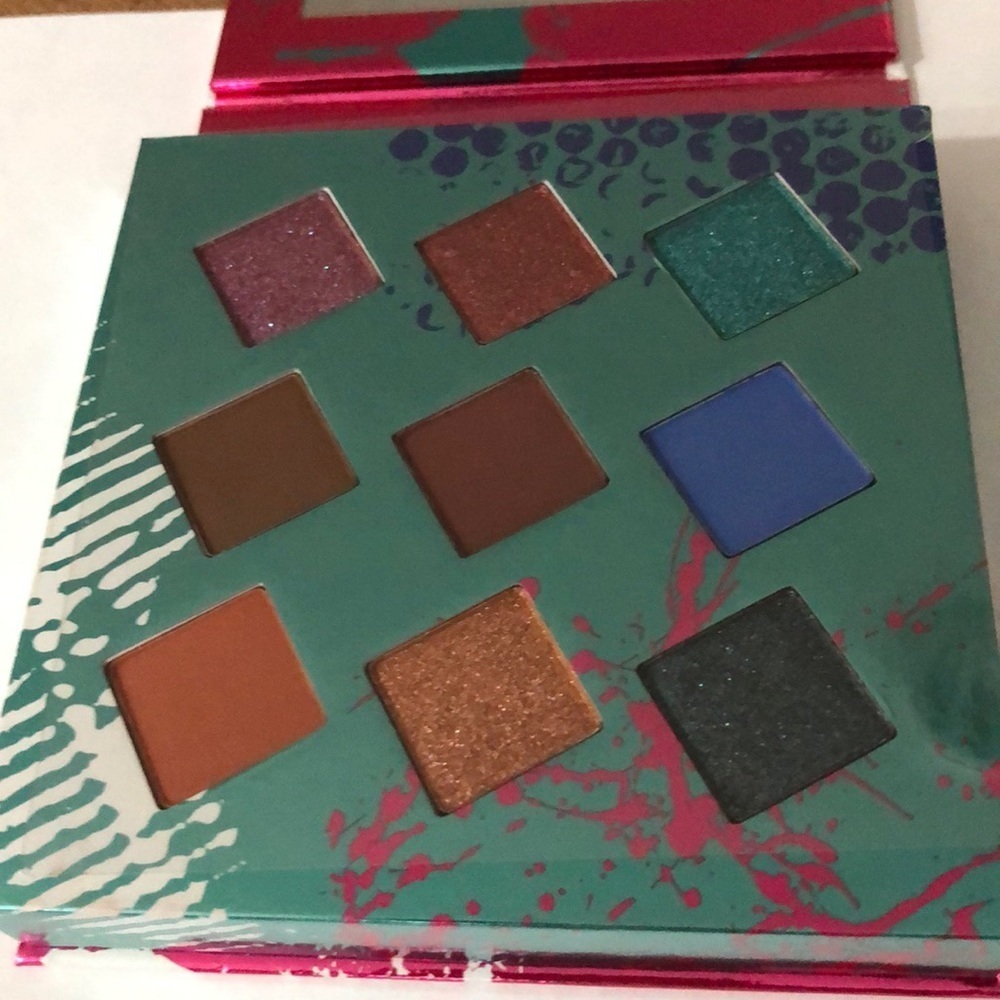 New Hank & Henry Living In Color Eyeshadow Palette